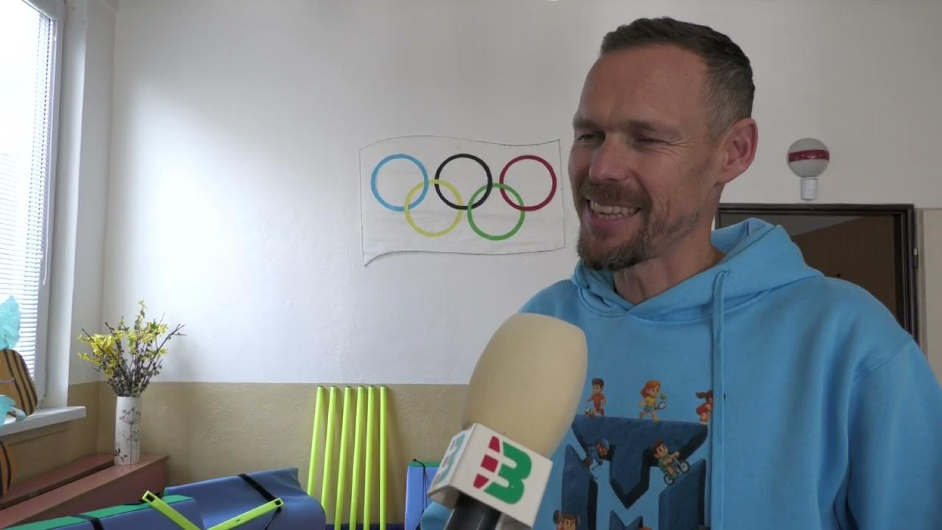 Embedded thumbnail for Matej Tóth sa stretol z bánovskými deťmi