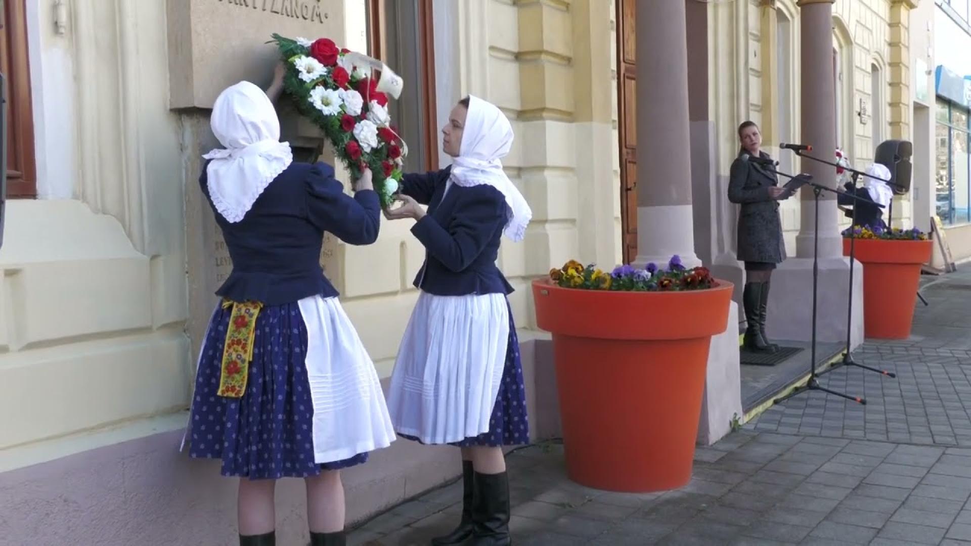 Embedded thumbnail for Bánovčania si pripomenuli Oslobodenie mesta