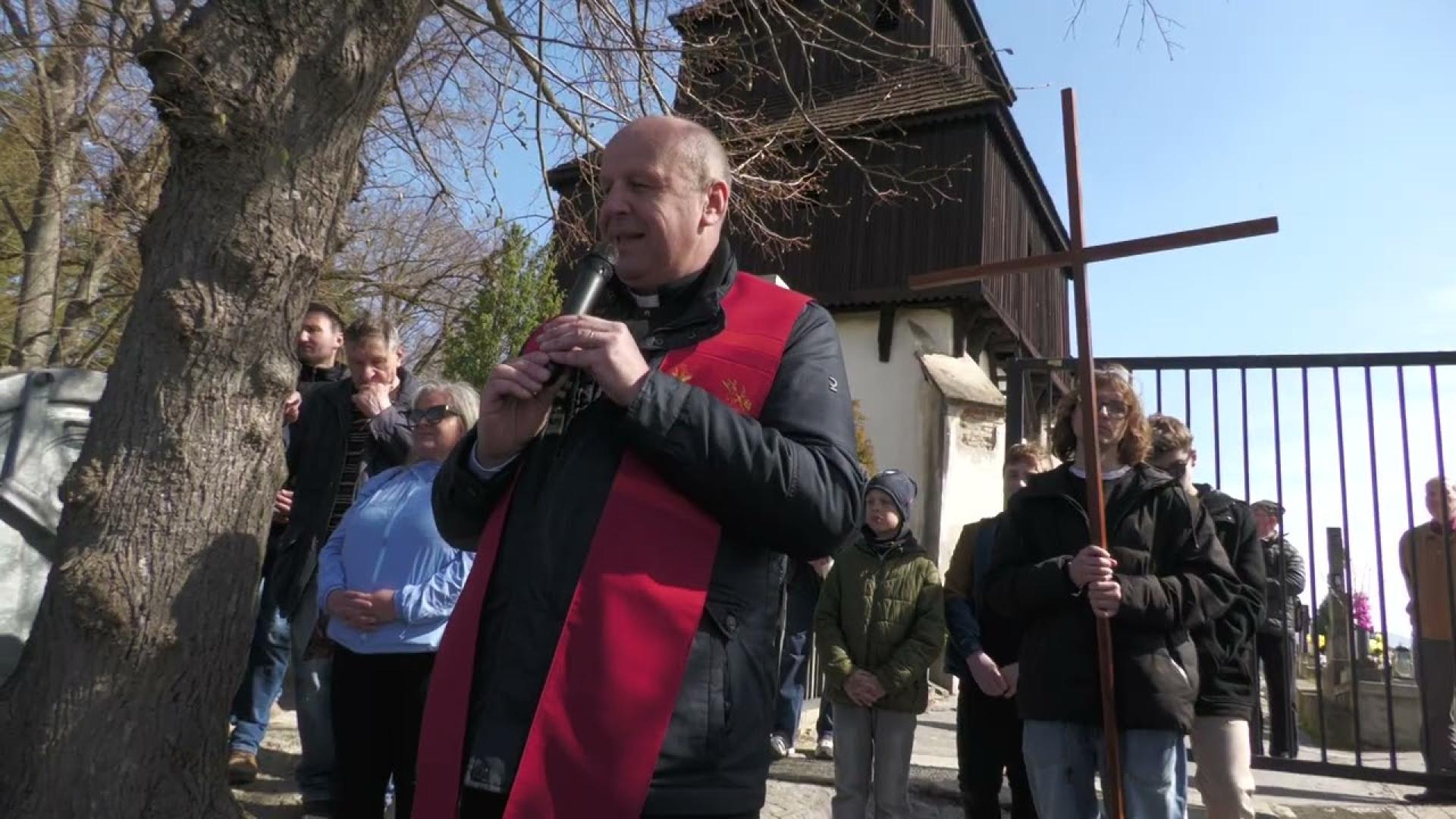 Embedded thumbnail for Krížová cesta v uliciach nášho mesta